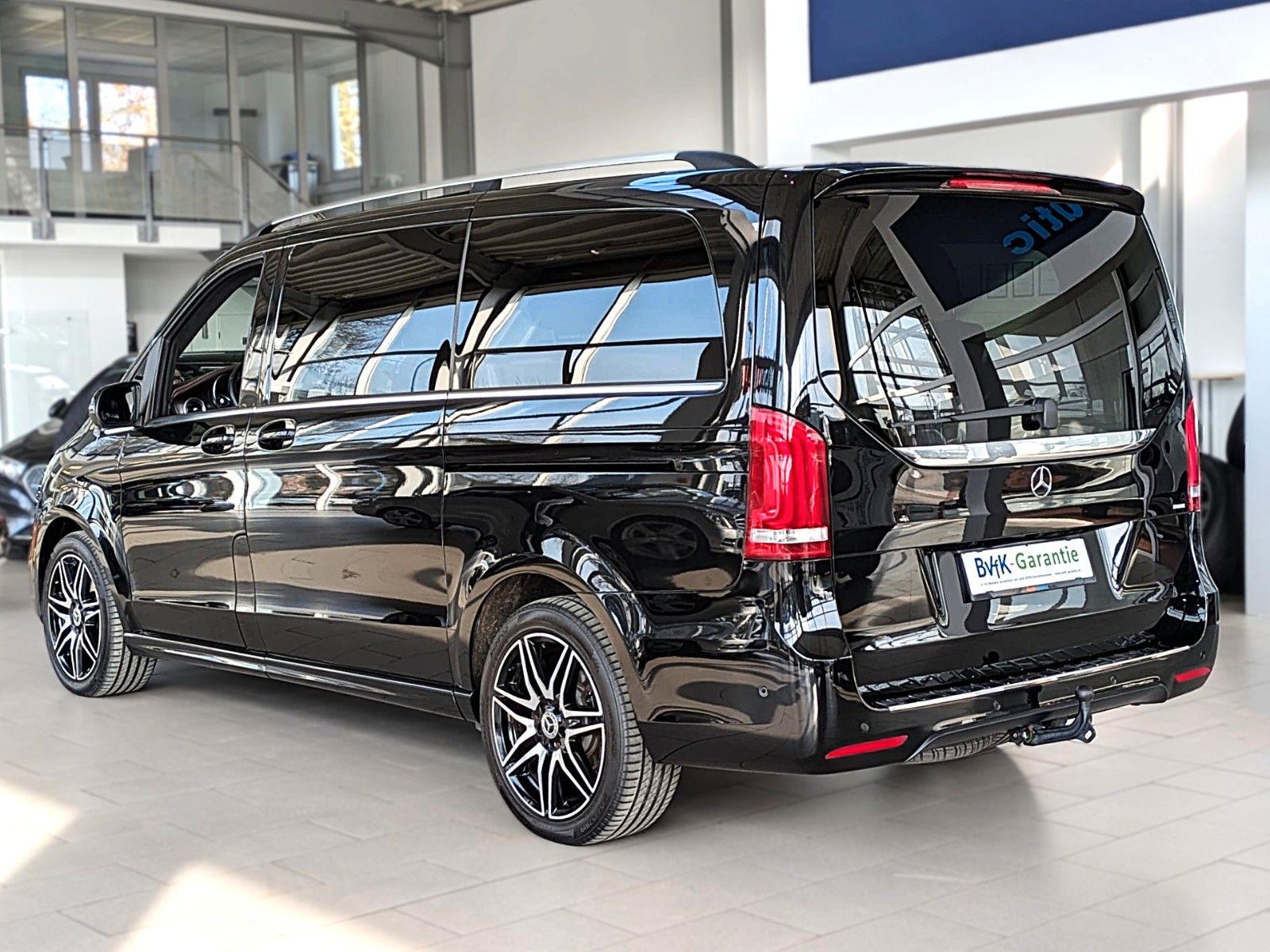 Fahrzeugabbildung Mercedes-Benz V 250d AMG 4M LANG 6 SITZE VIP SHUTTLE MEGAVOLL!