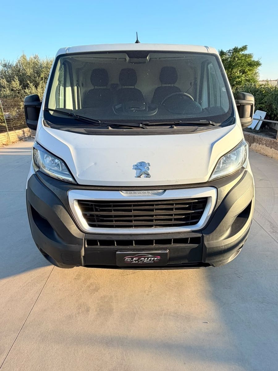 Peugeot Boxer 330 2.2 BlueHDi 120 S&S PC-TN Furg