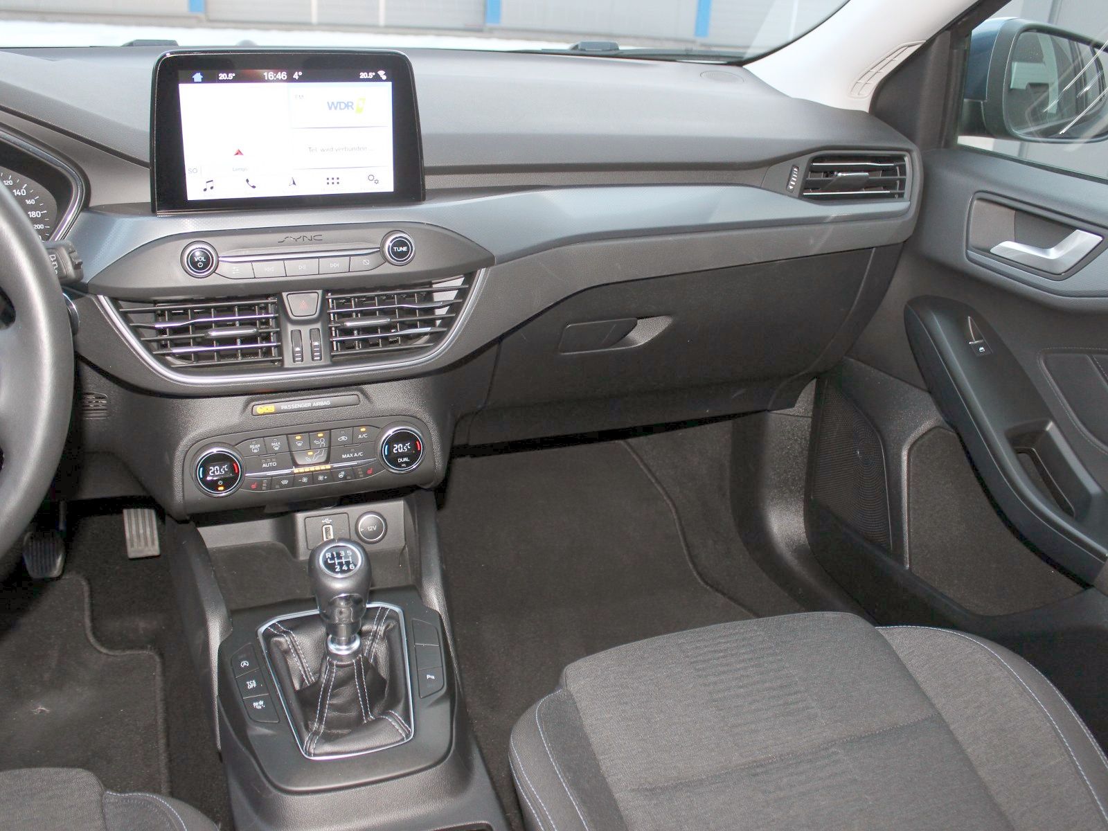 Fahrzeugabbildung Ford Focus Active 1,5 EcoBoost Start/Stopp