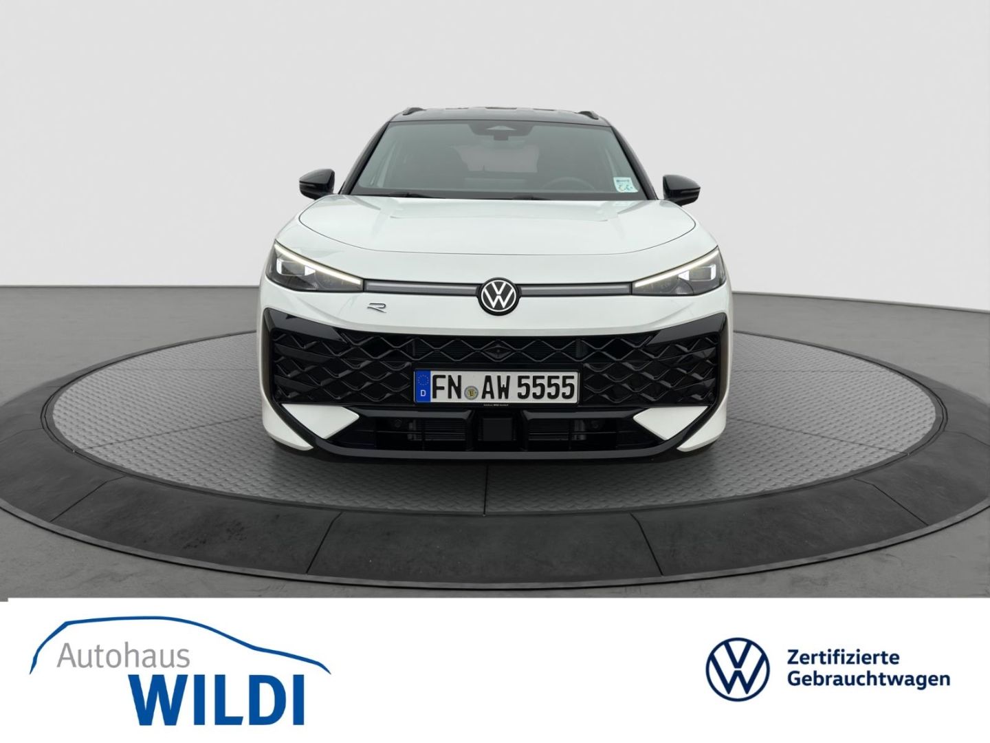 Volkswagen T-Roc R-Line 1.5 eTSI DSG Navi LED ACC HEAD-UP foto 2