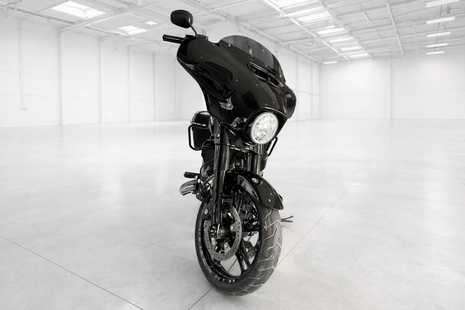 Harley-Davidson Street Glide 107