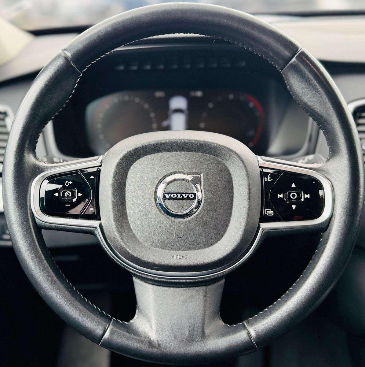 Volvo XC90 Momentum AWD Service Neu AHK