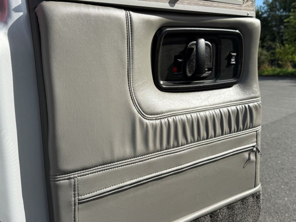 Fahrzeugabbildung Chevrolet Express Chevy Van Explorer Ltd. ALLRAD Stabitrac