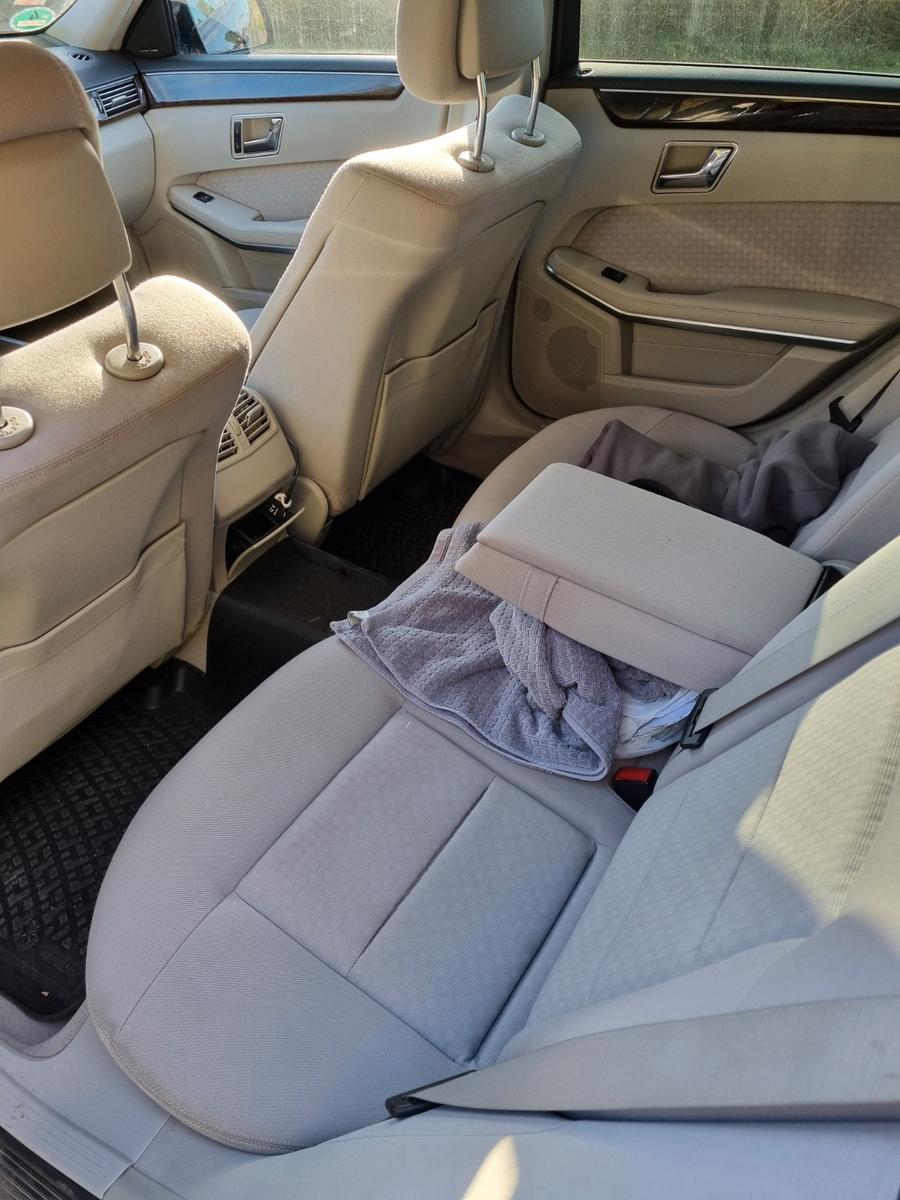 Mercedes-Benz E250 2011 — photo 10