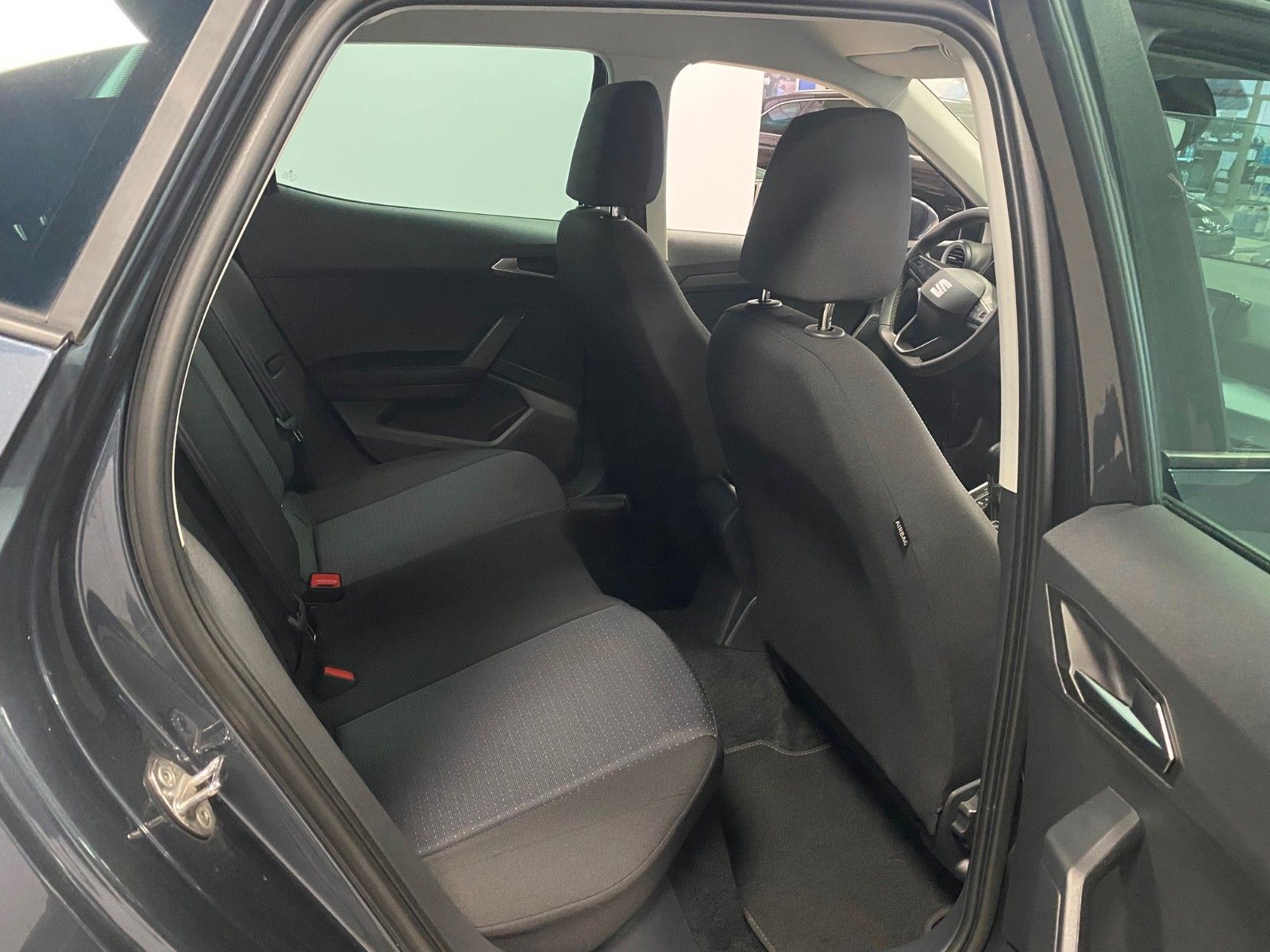 Fahrzeugabbildung SEAT Arona 1.0 TSI STYLE DSG+NAVI+LED+APP+TEMPOMAT+++