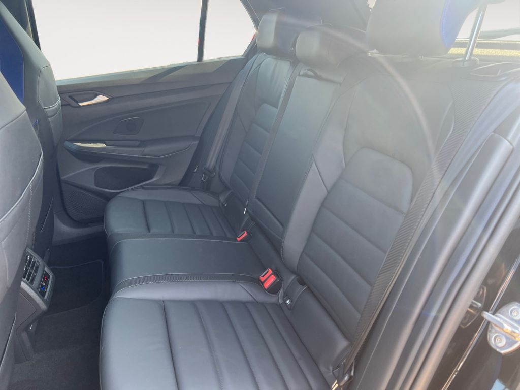 Fahrzeugabbildung Volkswagen Golf 2.0 TSI OPF 4Motion DSG R Black Edition