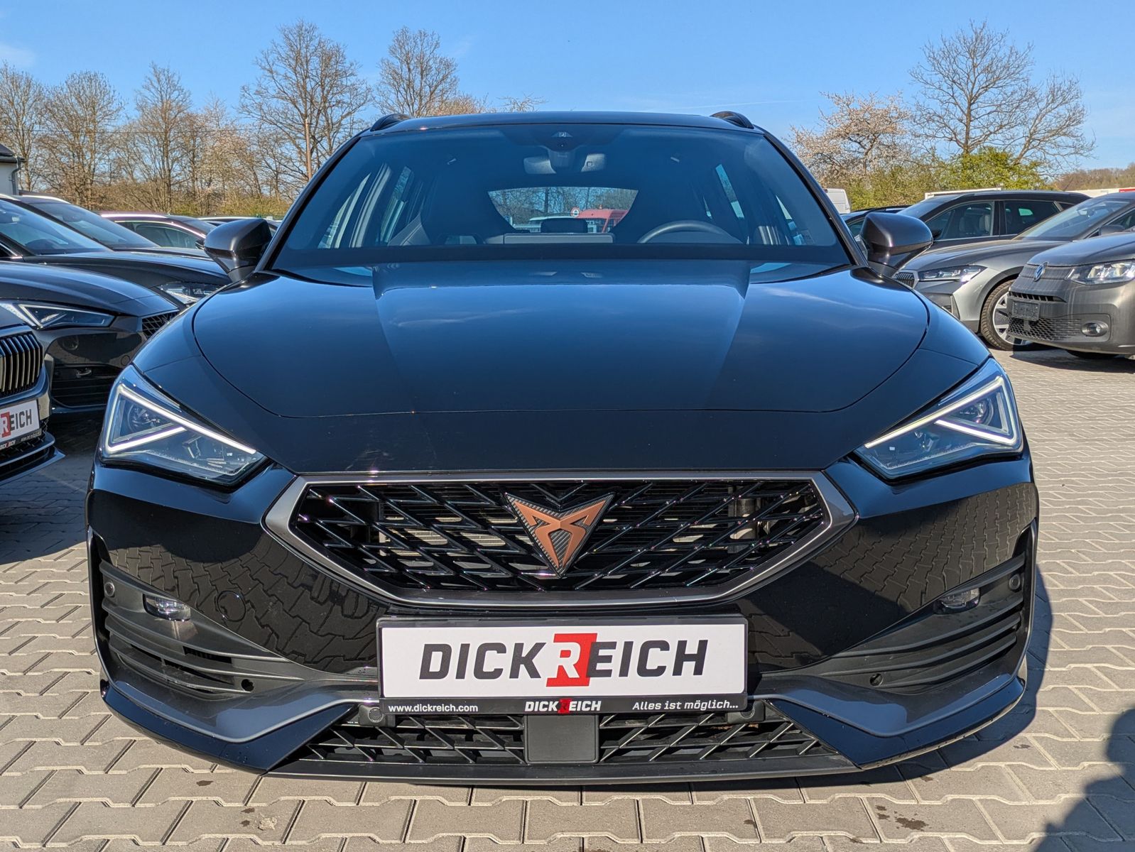 Fahrzeugabbildung CUPRA Leon VZ 2.0TSI 4Drive ACC*PANO*MATRIX*DCC*LM19"