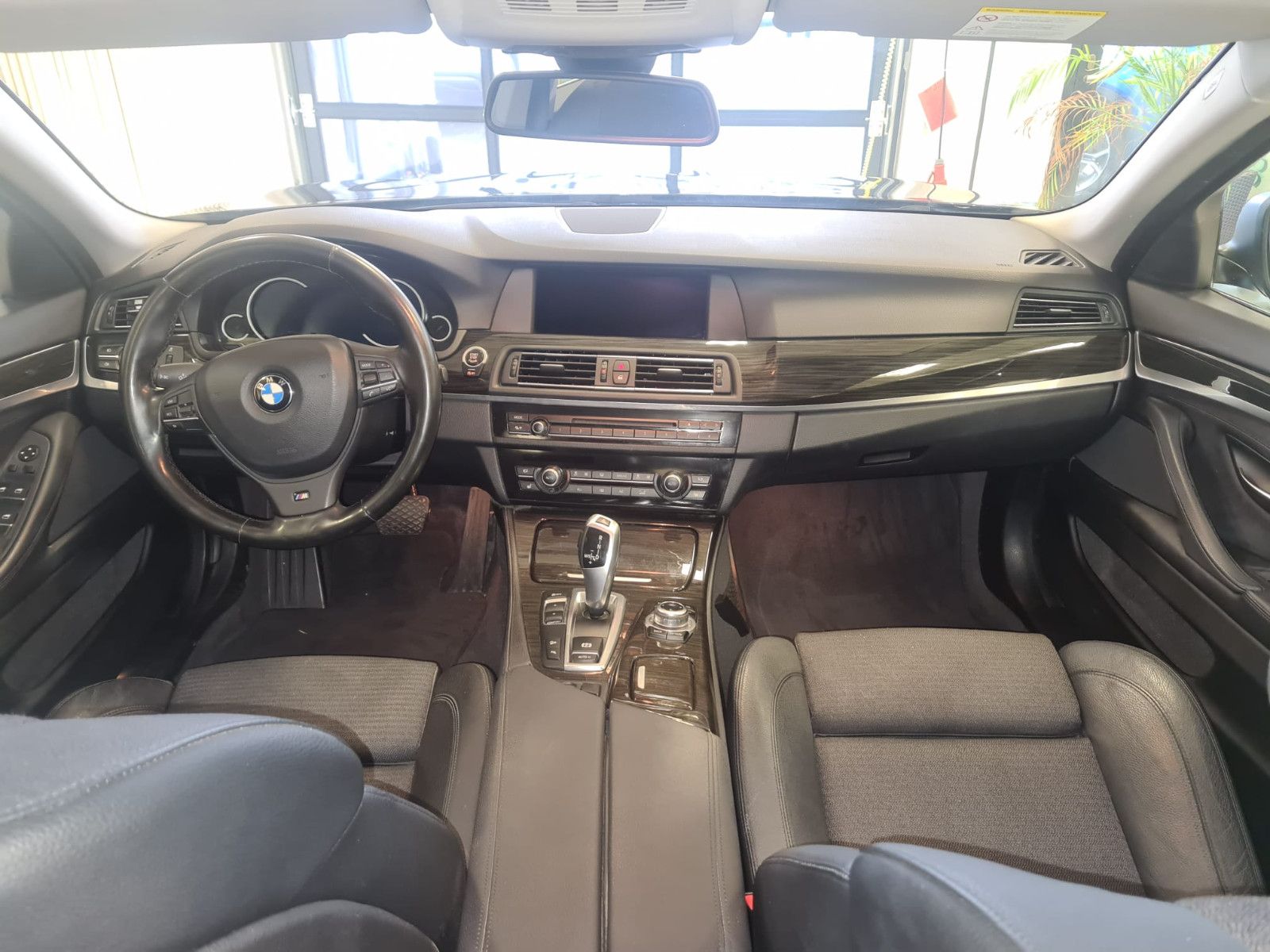Fahrzeugabbildung BMW 530 Touring xDrive/TOP GEPFLEGT / AHK