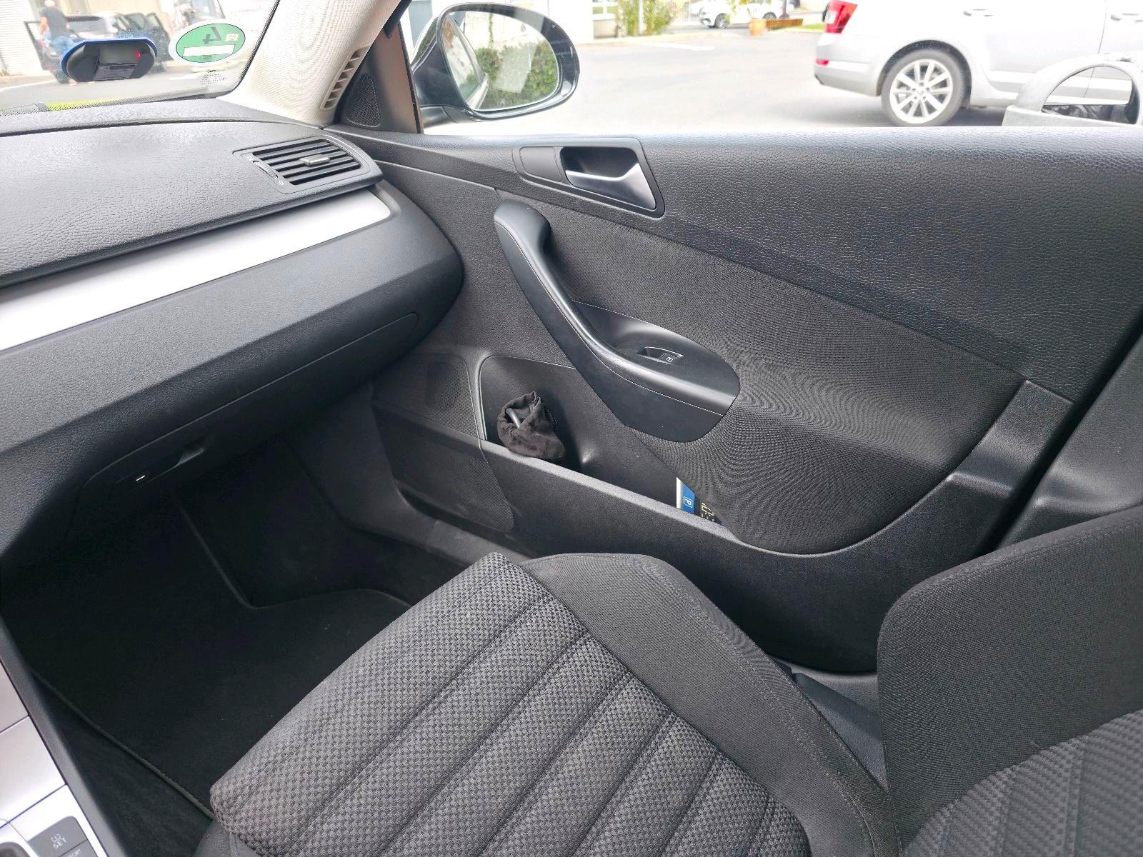 Volkswagen Passat 2010 — photo 9