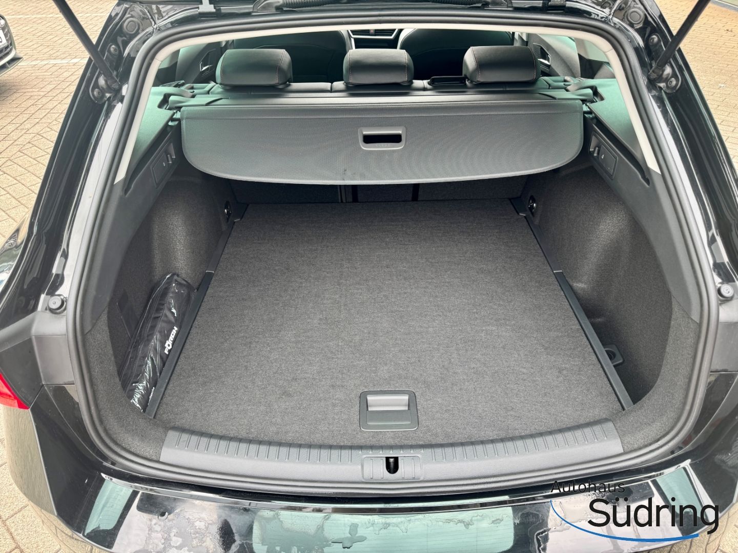 Leon Sportstourer 1,5eTSI FR DSG Rfk. Matrix-LED