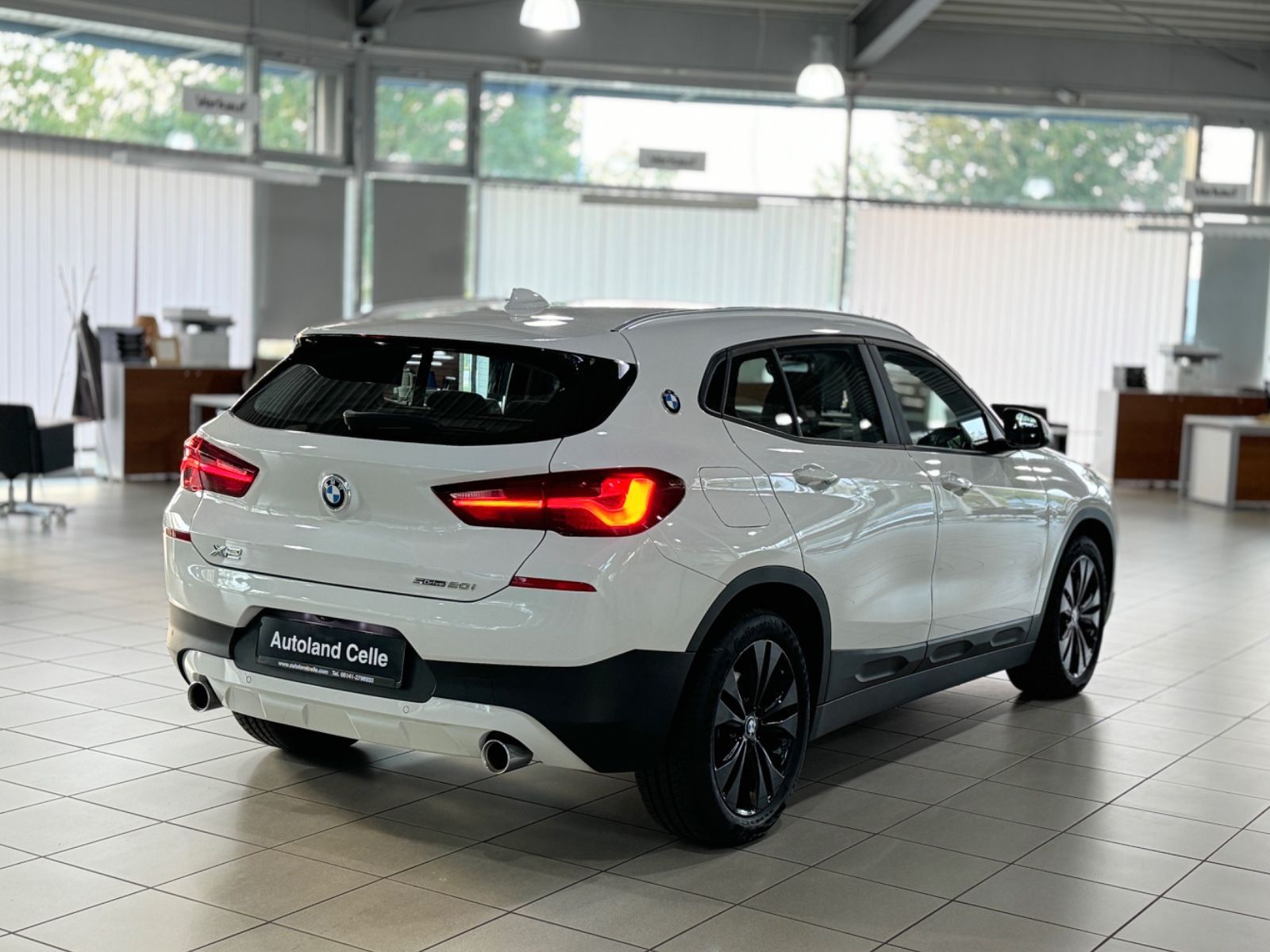 Fahrzeugabbildung BMW X2 sD20i Kamera HiFi Alarm LED Navi AHK Panorama