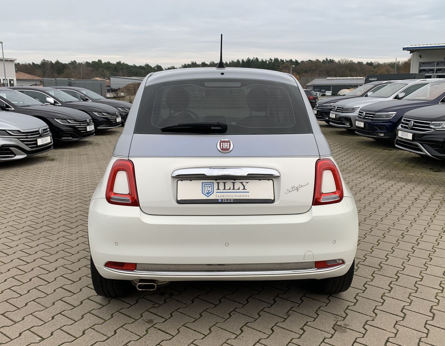 Fahrzeugabbildung Fiat 500 1.2*Collezione*CarPlay*PDC*Glasdach*Temp*