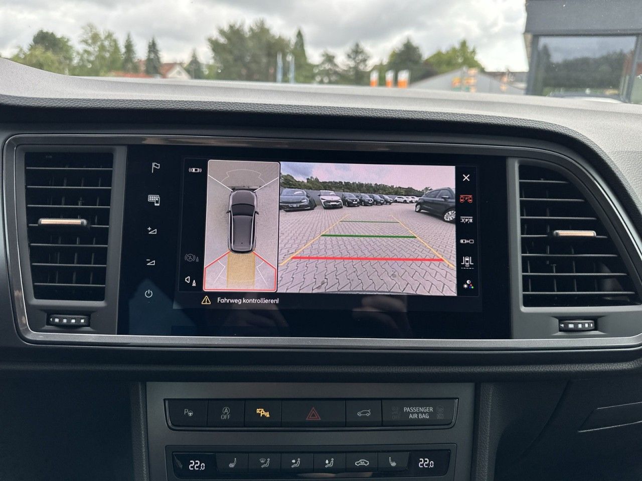 Fahrzeugabbildung CUPRA Ateca VZ 2.0 TSI 300 PS 7-Gang-DSG 4Drive - mit KI generiert/bearbeitet