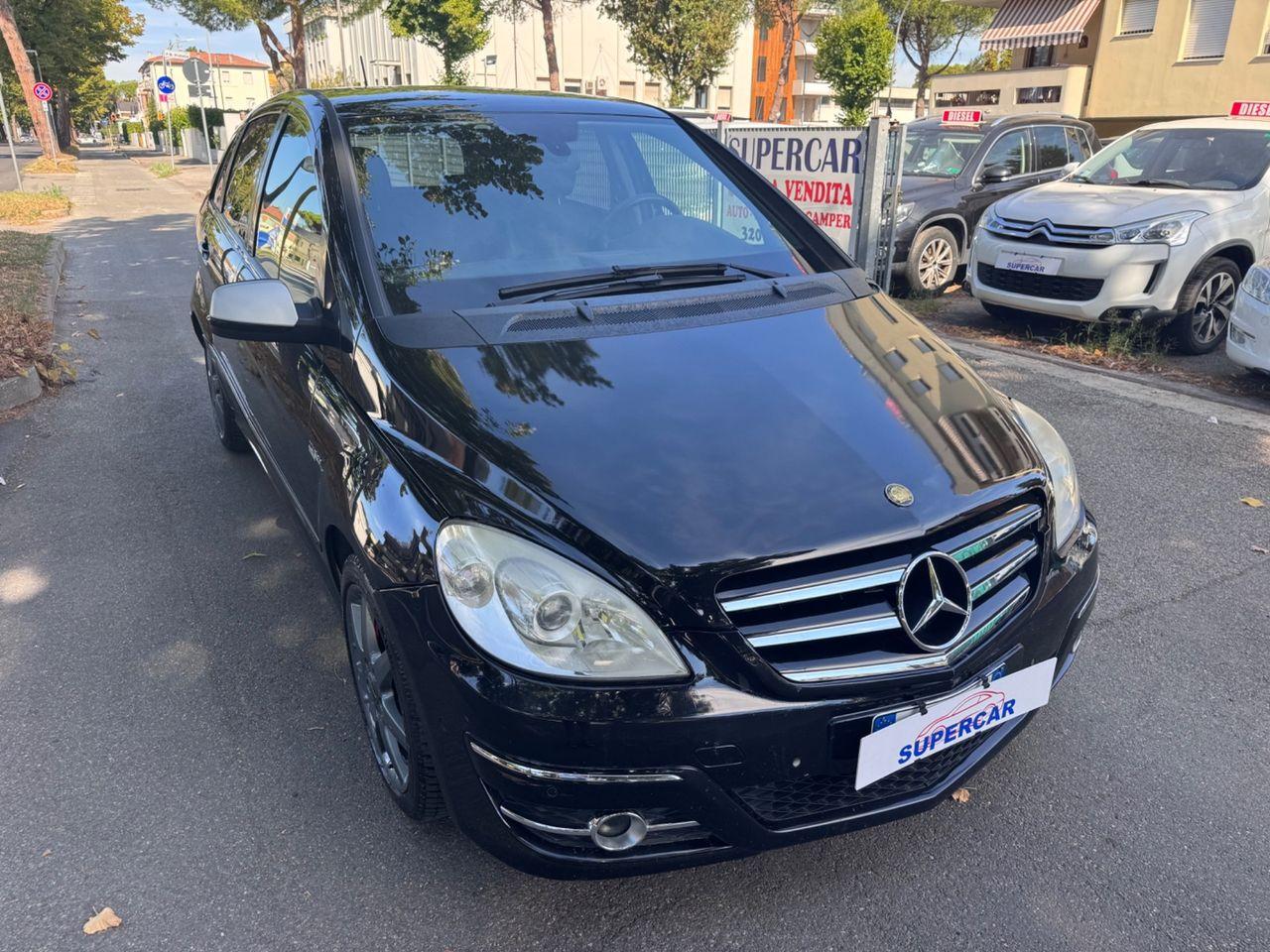 Mercedes-Benz B 200