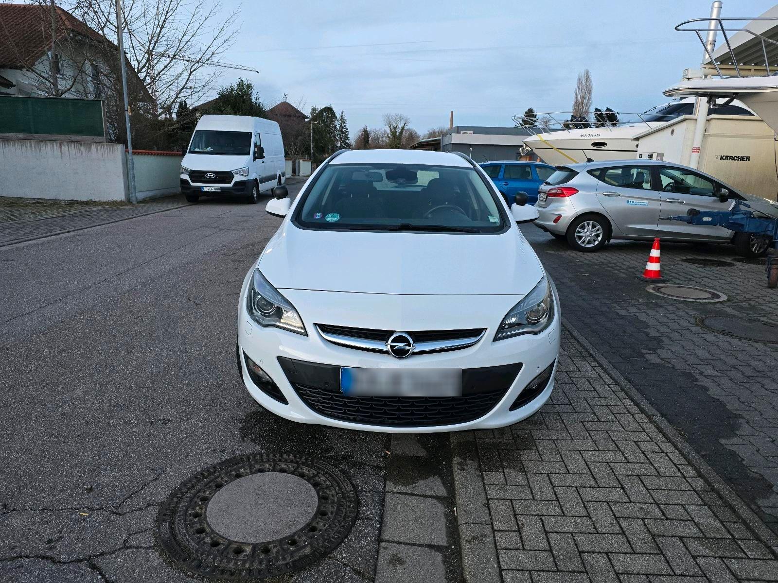 Opel Astra 2014 — photo 7