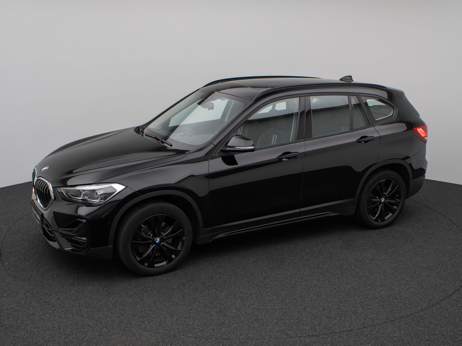 Fahrzeugabbildung BMW X1 xD20i Sport Line Panorama Kamera HUD DAB HiFi