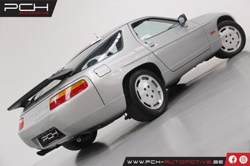 1988 Porsche 928 照片 2