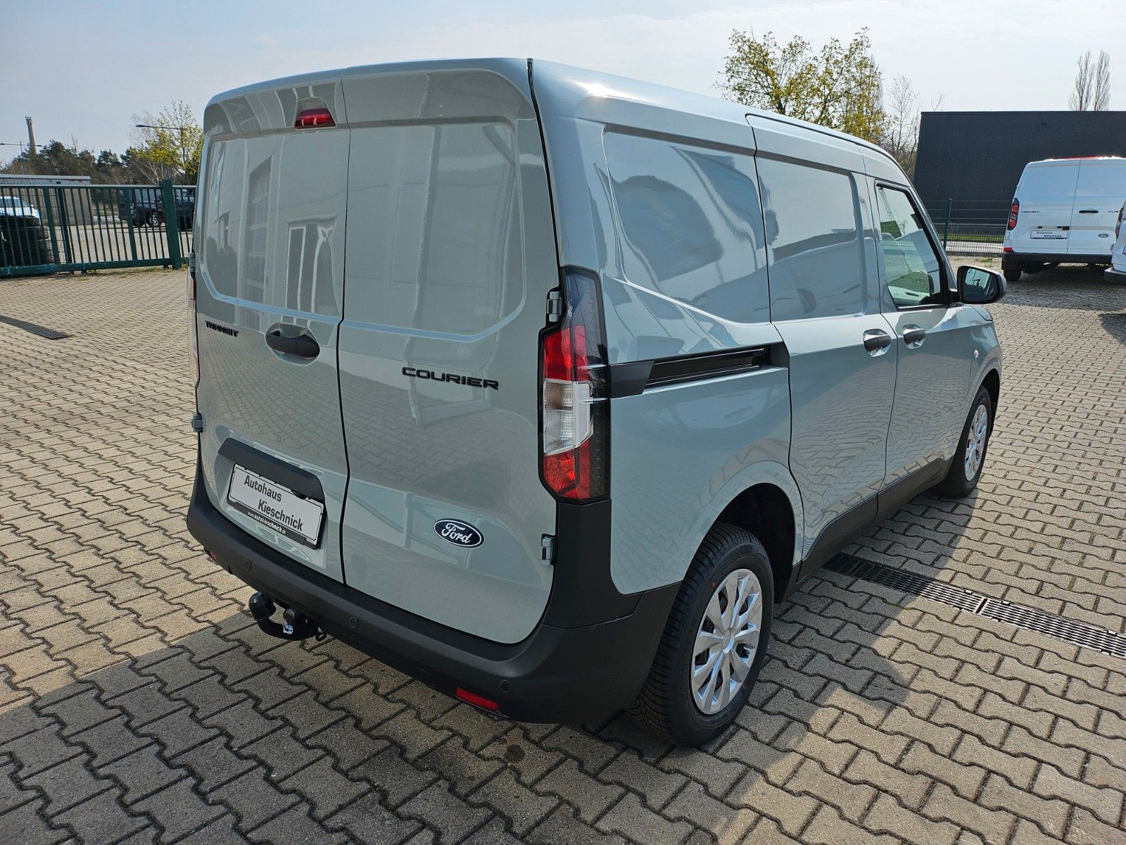 Fahrzeugabbildung Ford Transit Courier Trend