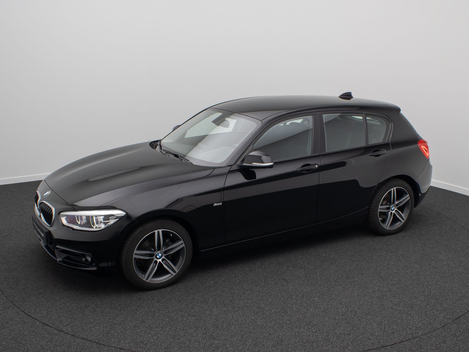 Fahrzeugabbildung BMW 118i Sport Line LED NaviBusiness Lordos Tempomat