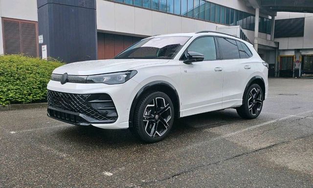 Volkswagen VW Tiguan 2.0 TDI R- Line, sehr viel Ausst...