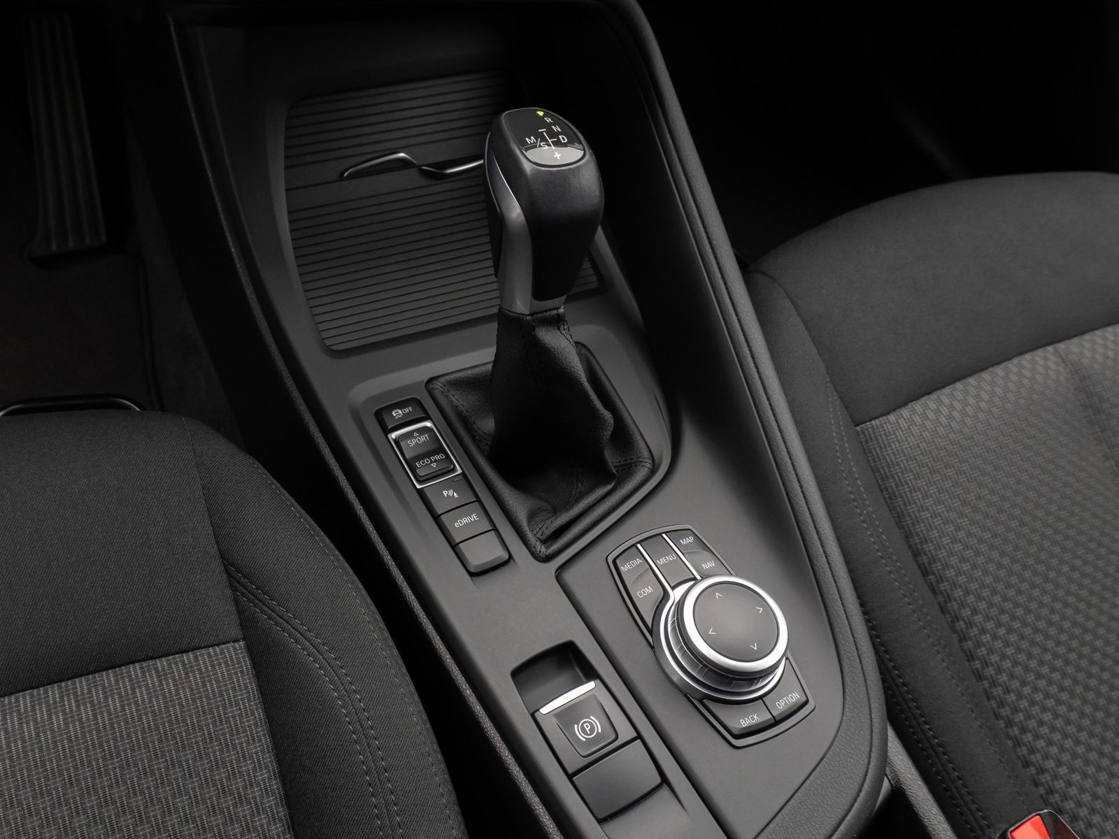 Fahrzeugabbildung BMW X1 xD25e Parkassist DAB AHK Geschwindigkeitsreg