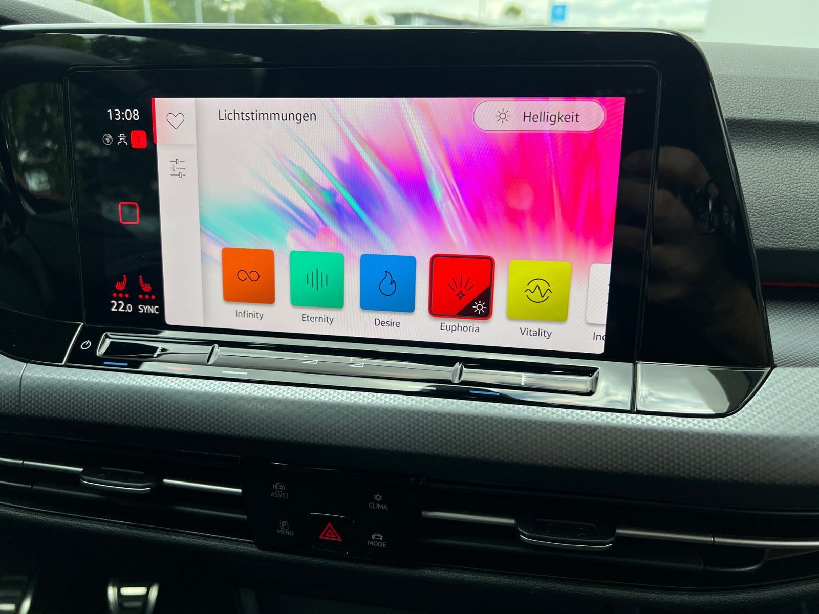 Fahrzeugabbildung Volkswagen Golf VIII Active 1.5 TSI OPF *Garantie, IQ-Drive
