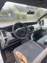 Renault Ich biete zum Verkauf Renault Trafic 2004 - Renault Trafic aus 2004