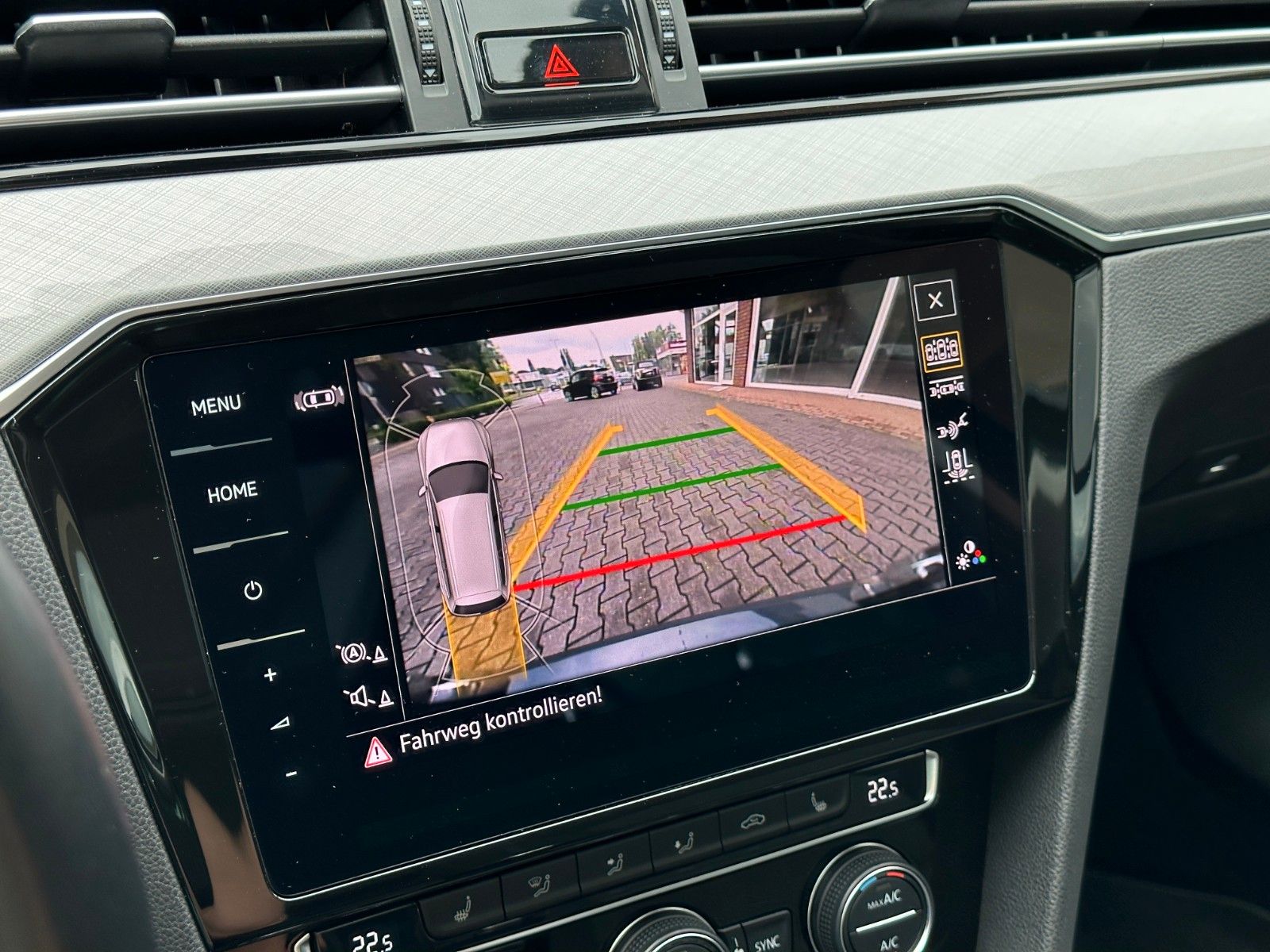 Fahrzeugabbildung Volkswagen Passat 2.0 TDI 4M*R-Line*Massage*Pano*ACC*Keyl*