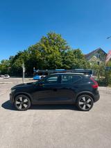 Volvo XC40 B4 AWD Momentum Pro Geartronic Voll! - Volvo XC40 Gebrauchtwagen in München