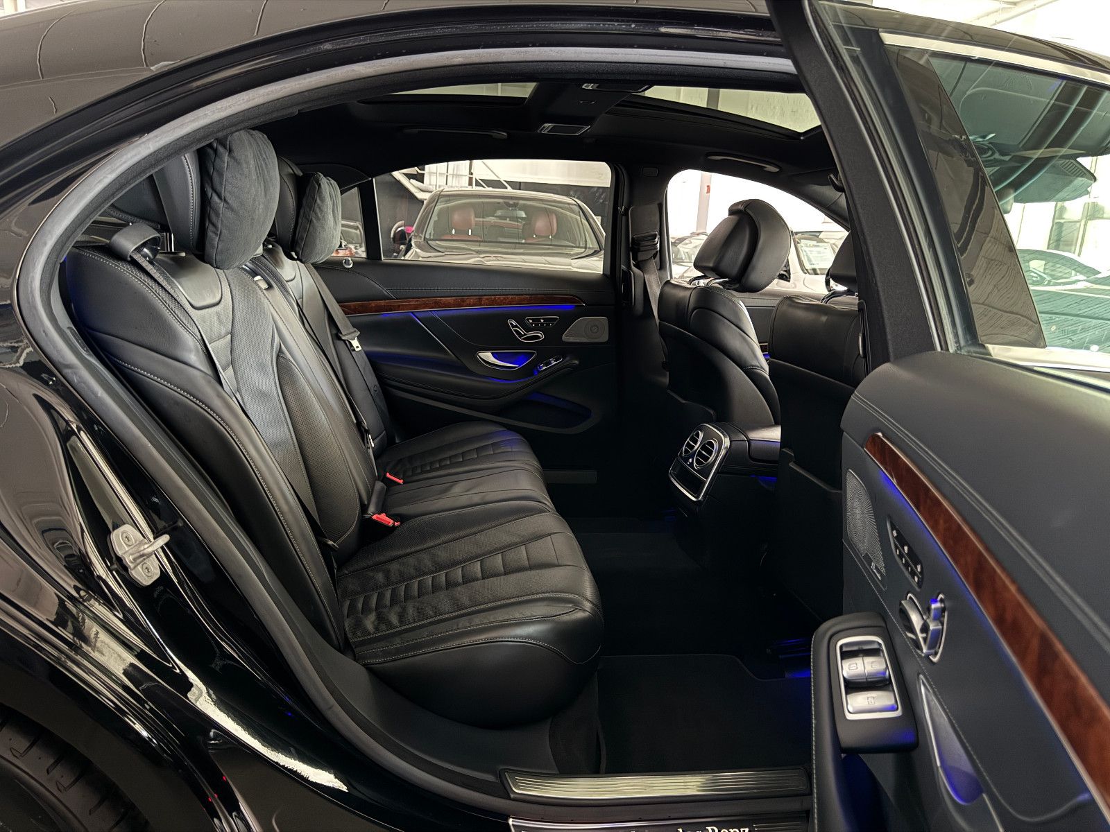 Fahrzeugabbildung Mercedes-Benz S 500 4MATIC LANG PANORAMA BURMESTER 4XSITZKLIMA