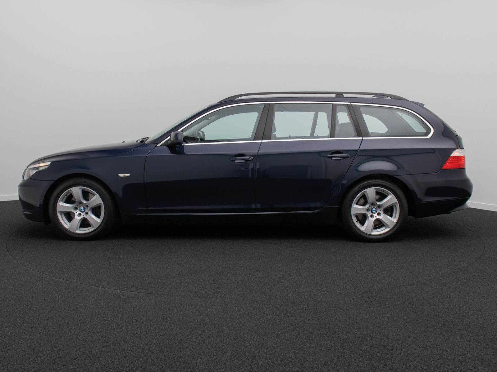 Fahrzeugabbildung BMW 520d Special Edition PDC NaviPro Memory Tempomat