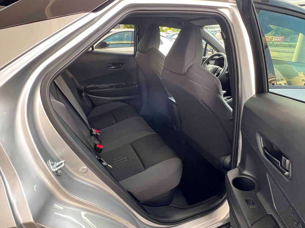 Fahrzeugabbildung Toyota C-HR 1.8 Hybrid FWD Teamplayer Technikpaket