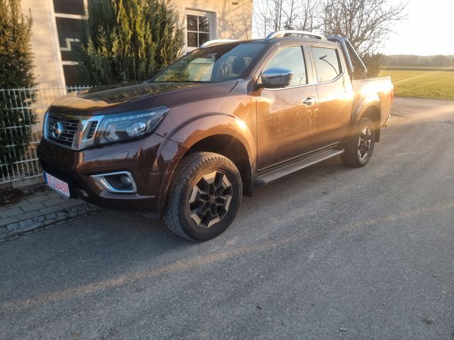 Nissan Navara Double Cab 4x4 AHK 3,5T 1Hd TÜV neu Mwst