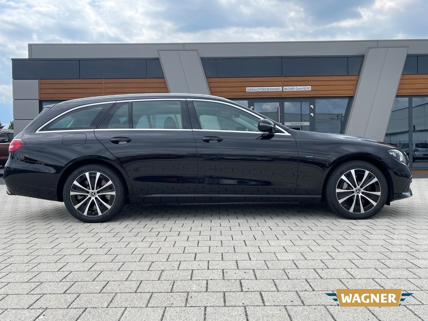 Fahrzeugabbildung Mercedes-Benz E 300 de 4Matic EU6d Sitzheizung LED