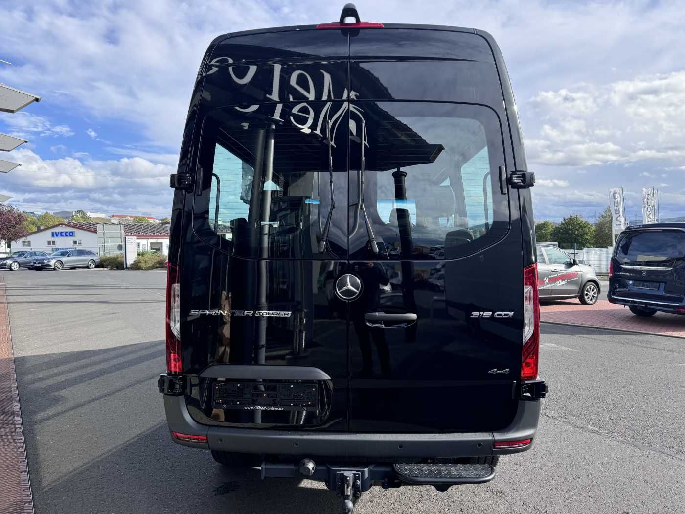 Fahrzeugabbildung Mercedes-Benz Sprinter 319 CDI 4x4 Tourer AHK Dachklima LED