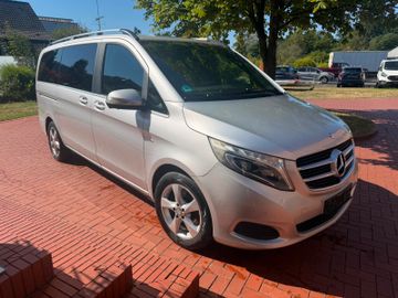 Mercedes V 220 - 3