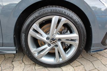 Fahrzeugabbildung Volkswagen Golf VIII 2.0 TDI Variant R-Line