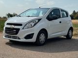 Chevrolet Spark LS+ - weiße Chevrolet Spark