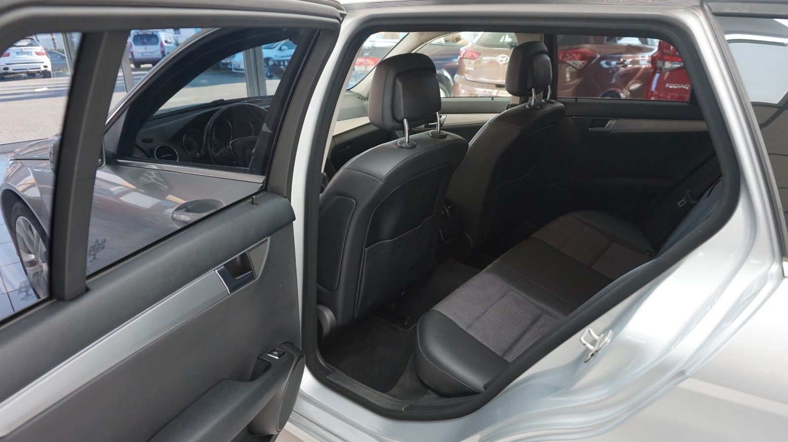 Fahrzeugabbildung Mercedes-Benz C 250 T Scheckheft Avantgarde
