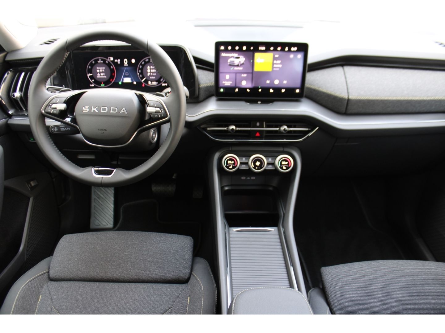 SKODA Kodiaq 1.5 TSI mHEV Selection ACC LED AHK TWA RF - Image 12