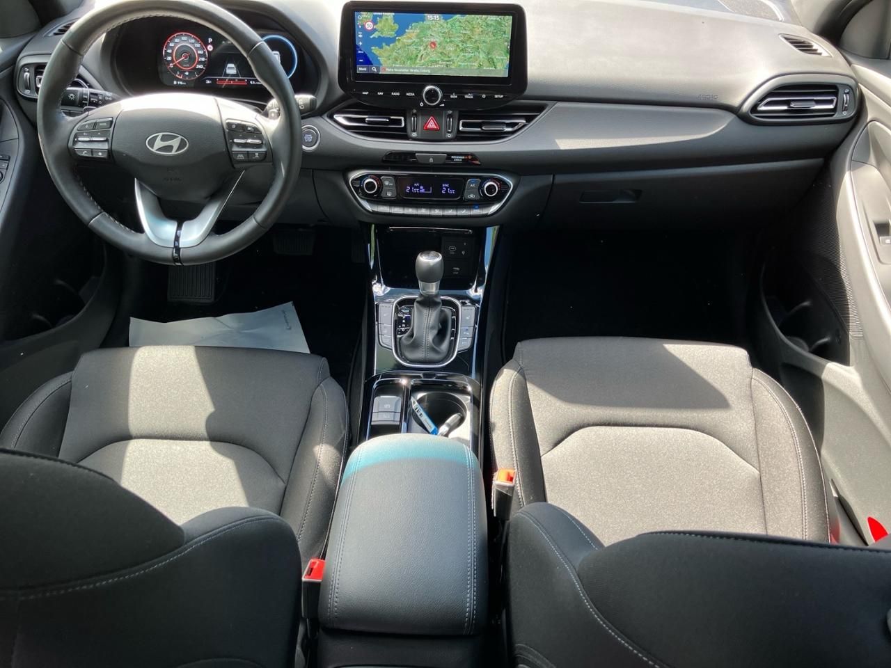 Fahrzeugabbildung Hyundai i30 DCT ADVANTAGE LED*NAVI*2Z-KLIMA*CARPL*KEYLES