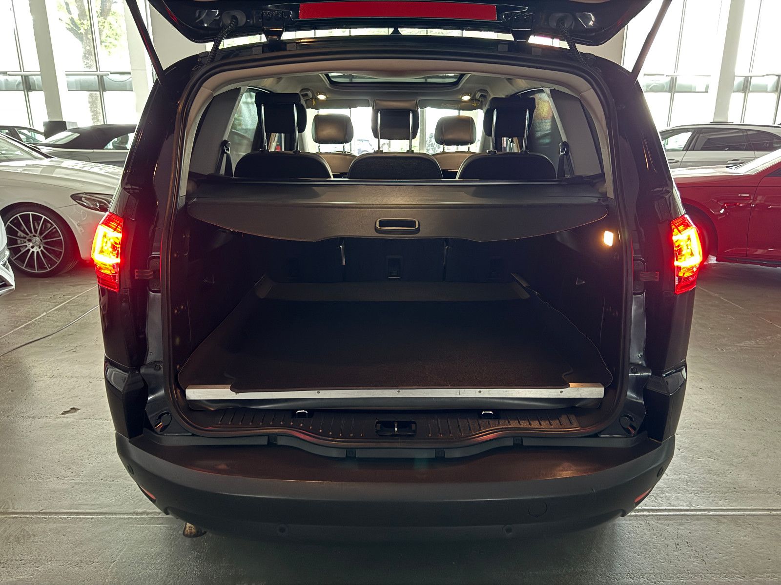 Fahrzeugabbildung Ford S-MAX AUTOMATIK SPORTPAKET TITANIUM X VOLL