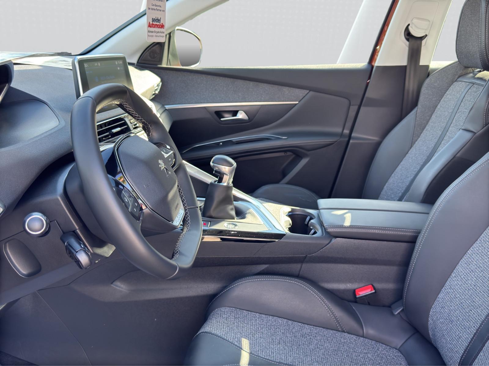 Peugeot 3008 1.2 PureTech 130 Allure Full LED, wenig KM