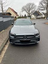 Mercedes-Benz E200 Aut AMG Paket mit wenig Km - sehr gepflegt