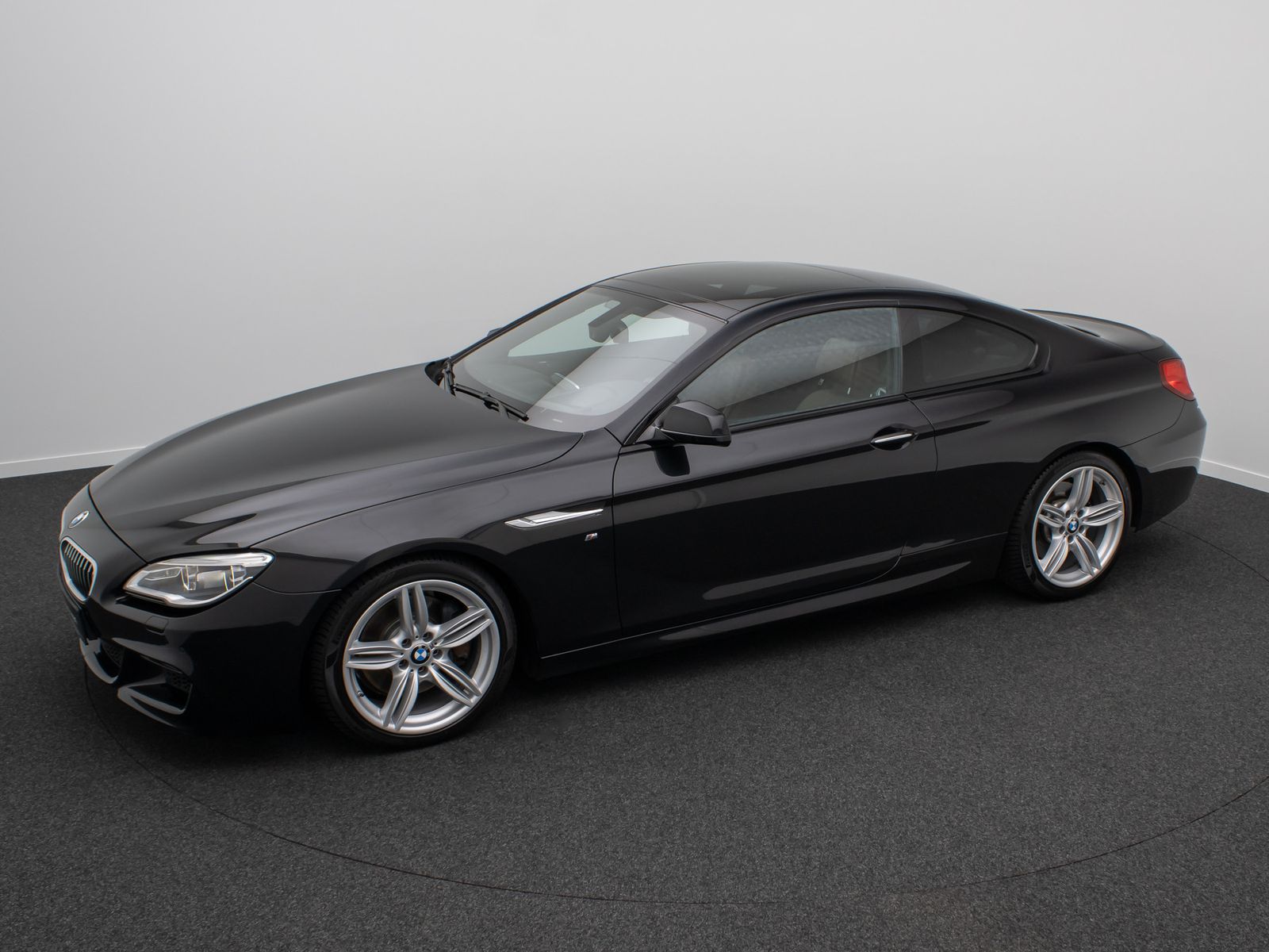 Fahrzeugabbildung BMW 640i xD Coupé M Sport H/K Kamera HUD SoftCl 19"