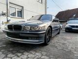 BMW E38 740i M62B44TU - BMW 740 mit Benzin-Antrieb: Limousine, 4.4