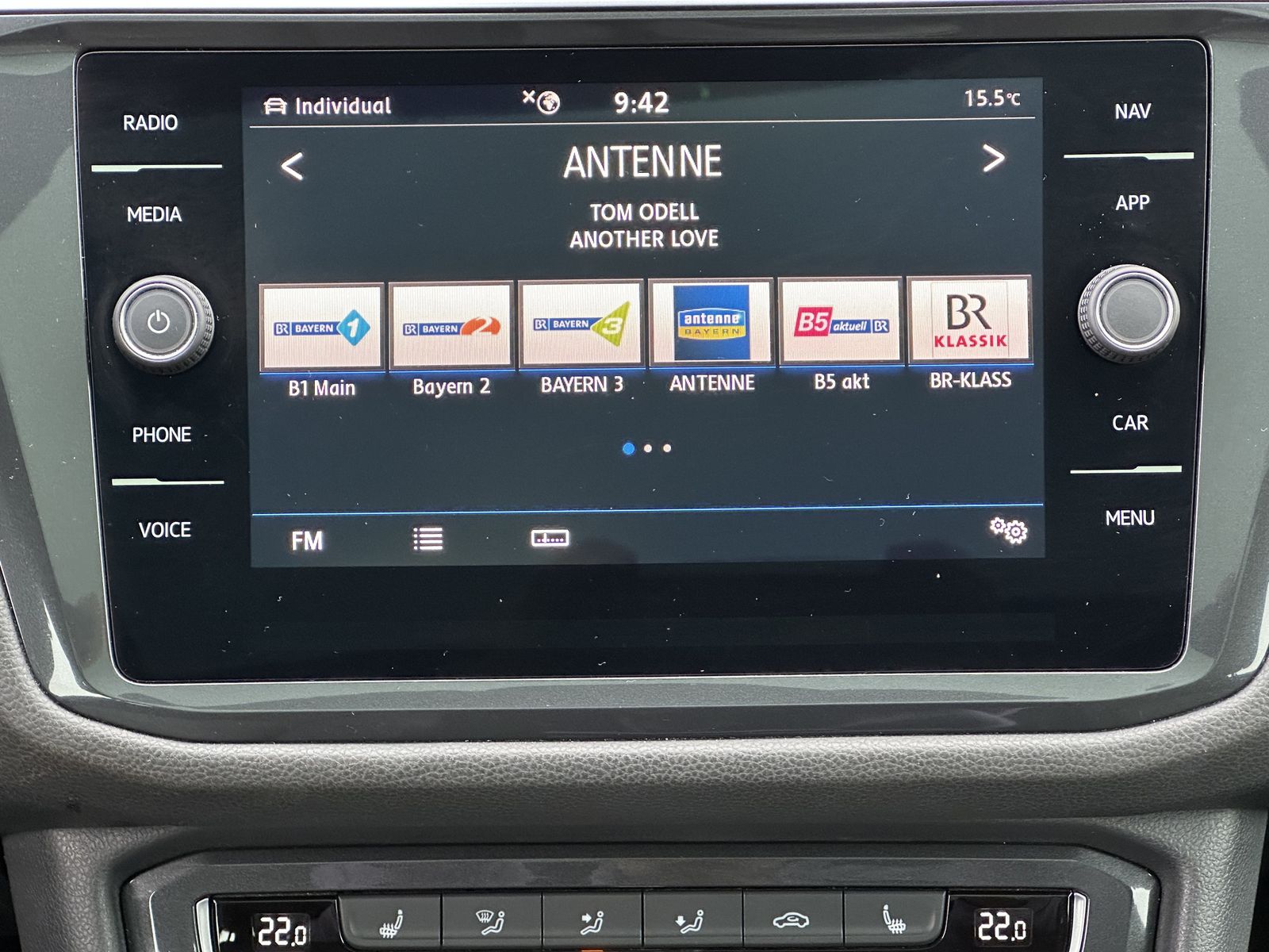 Fahrzeugabbildung Volkswagen Tiguan Allspace 2.0 TDI 4M R-Line NAV+LED+PANO