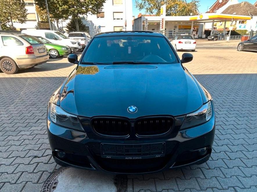 BMW 320i 2.0 170ch PACK M BVM Shadow line Sièges sport Toit ouvrant - 2EME MAIN