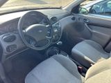 Ford Focus Lim. Ghia - Ford Focus aus 2004: Ghia