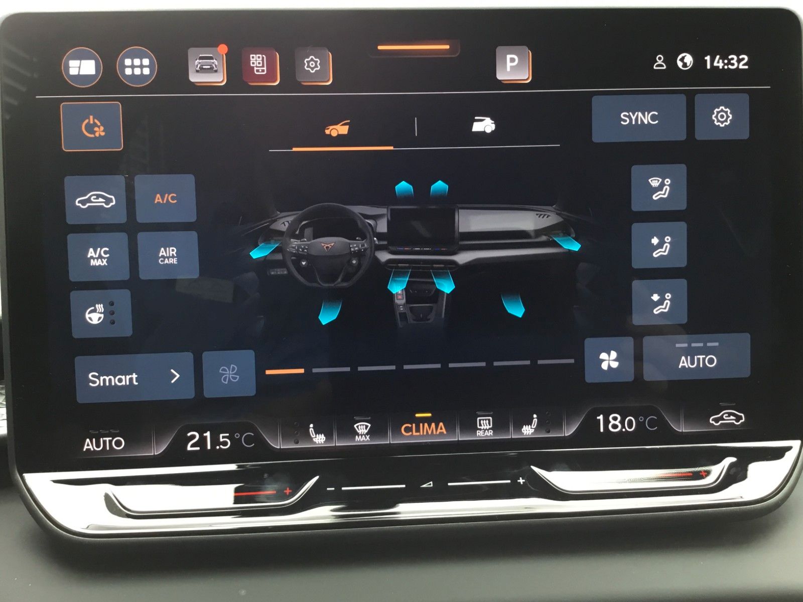 Fahrzeugabbildung CUPRA Terramar 1.5 eTSI DSG+AHK+Pano+360°+Headup+ACC